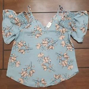 ☀️Sienna Sky M blues floral blouse